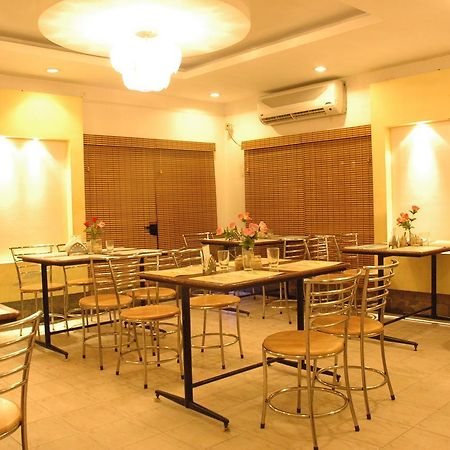 Hotel Saradharam Chidambaram Buitenkant foto