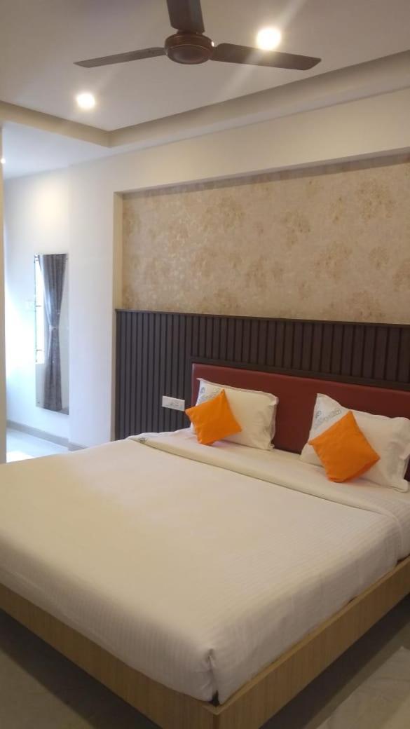 Hotel Saradharam Chidambaram Buitenkant foto