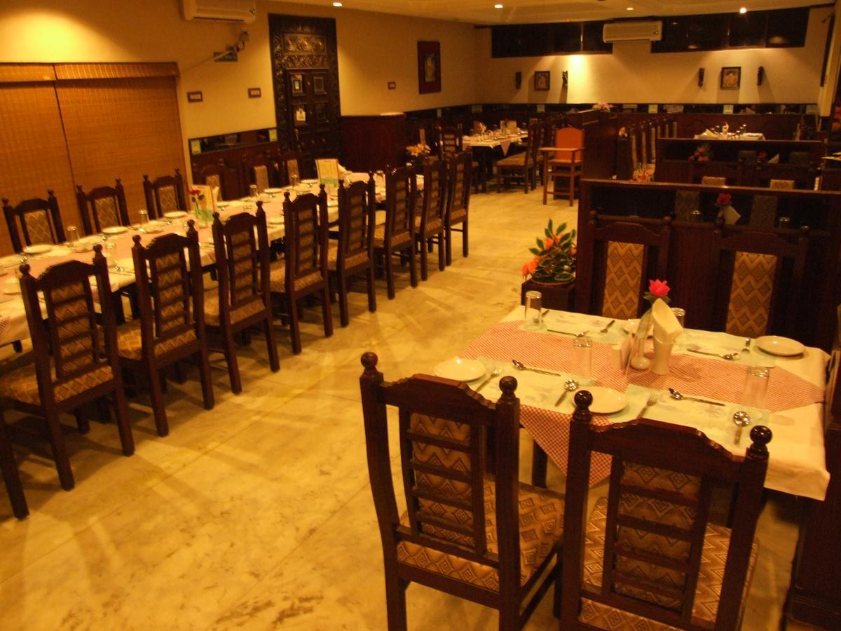 Hotel Saradharam Chidambaram Buitenkant foto