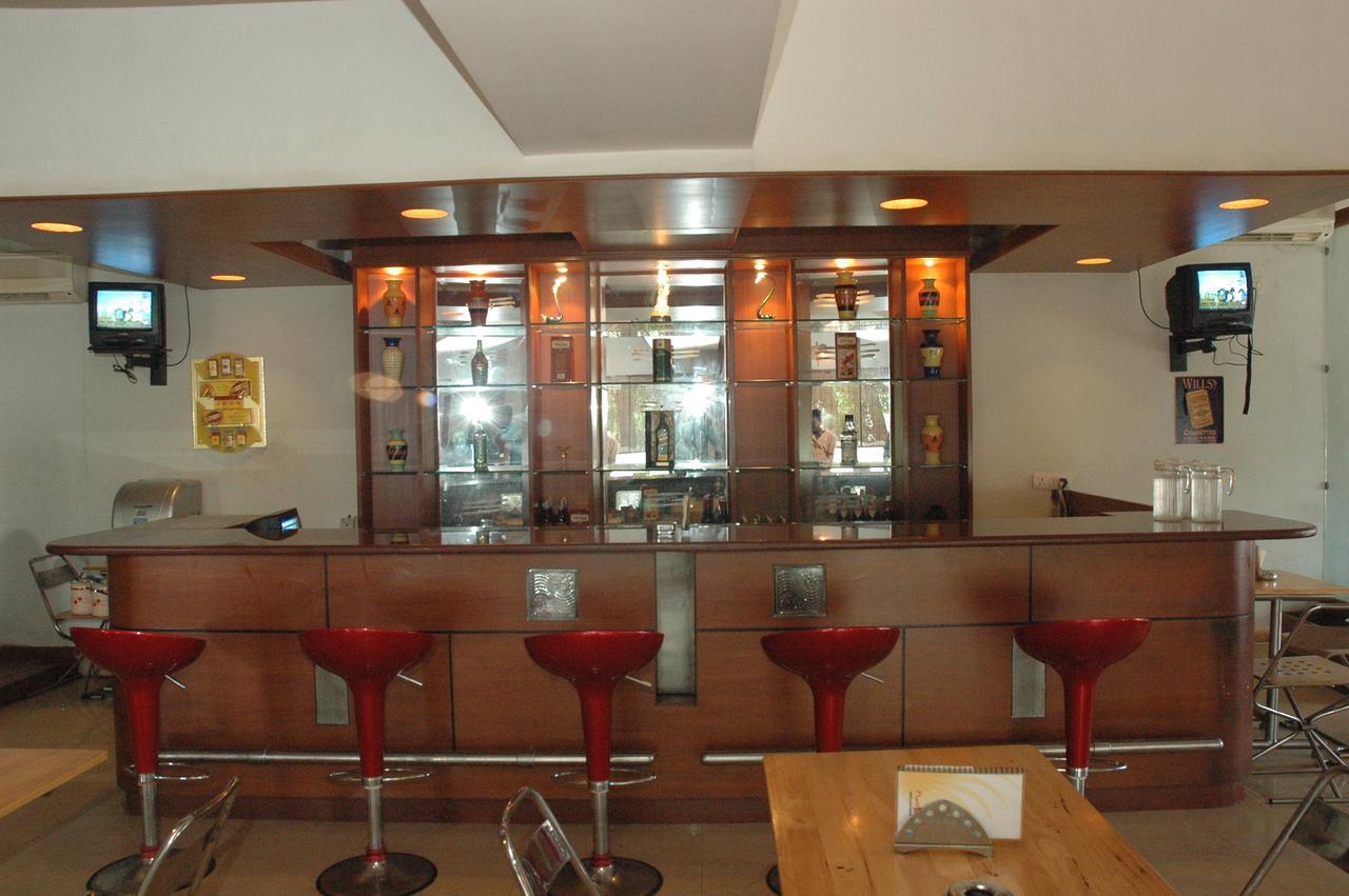 Hotel Saradharam Chidambaram Buitenkant foto